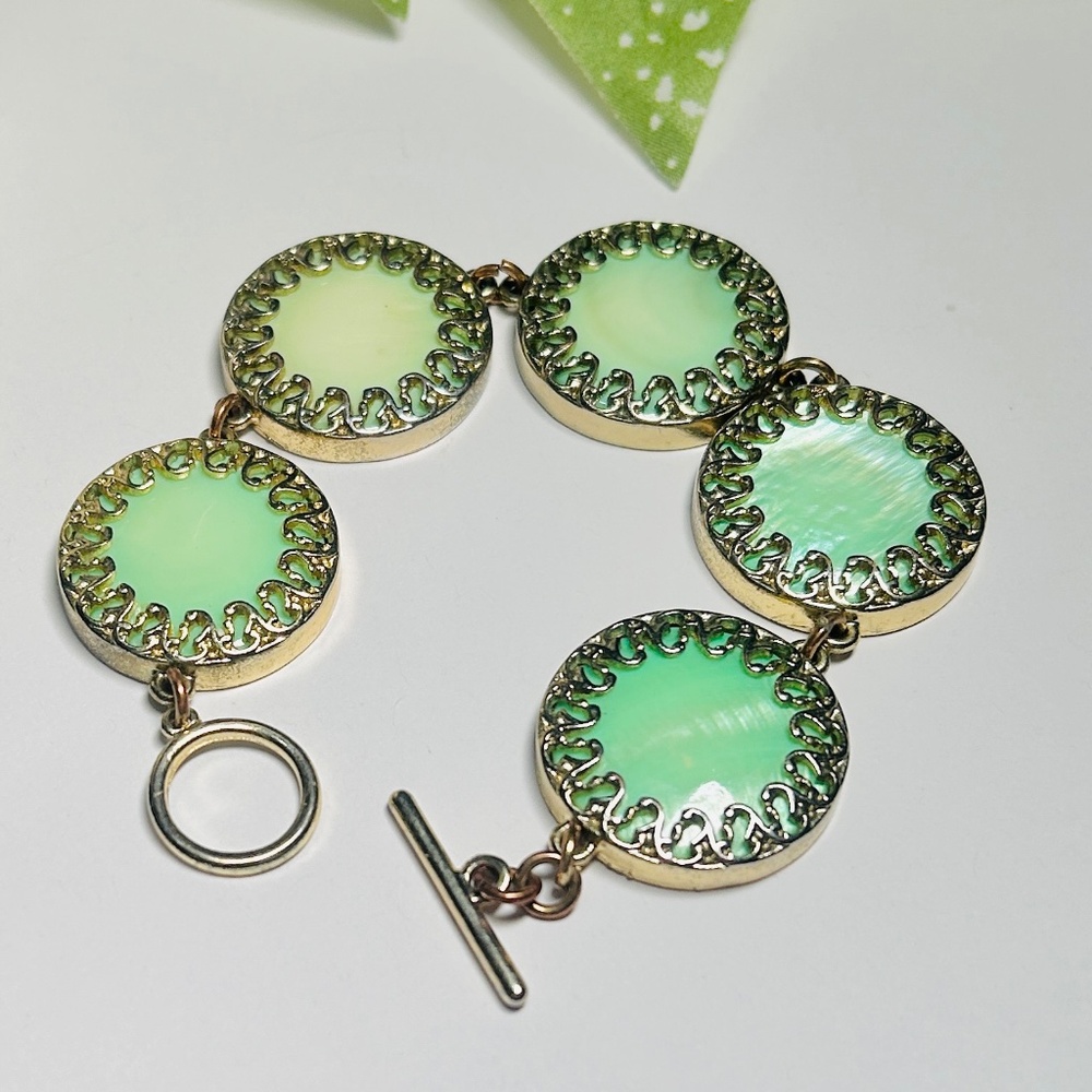 Vintage Abalone Sea Green Round Scrolled Gold Plated Toggle Bracelet - Picture 8 of 15